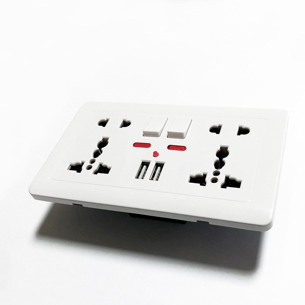 Toma Corriente Universal Doble con Puertos USB