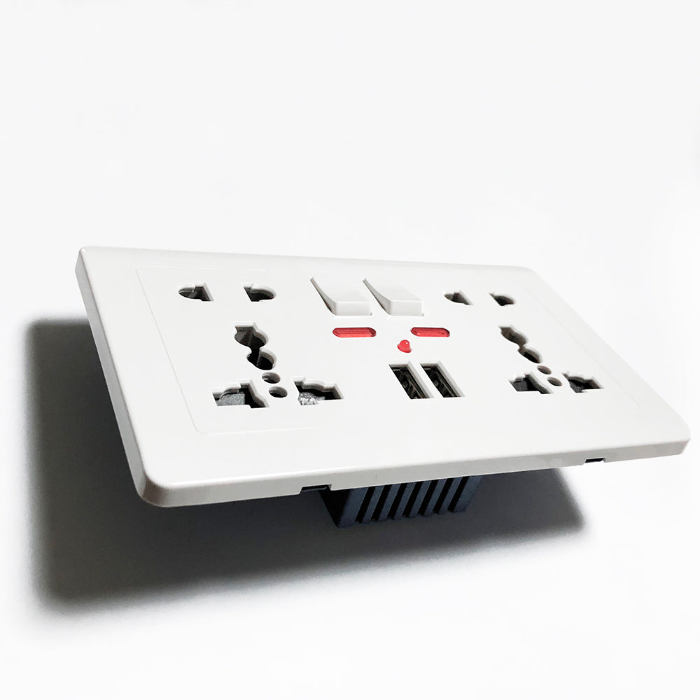 Toma Corriente Universal Doble con Puertos USB